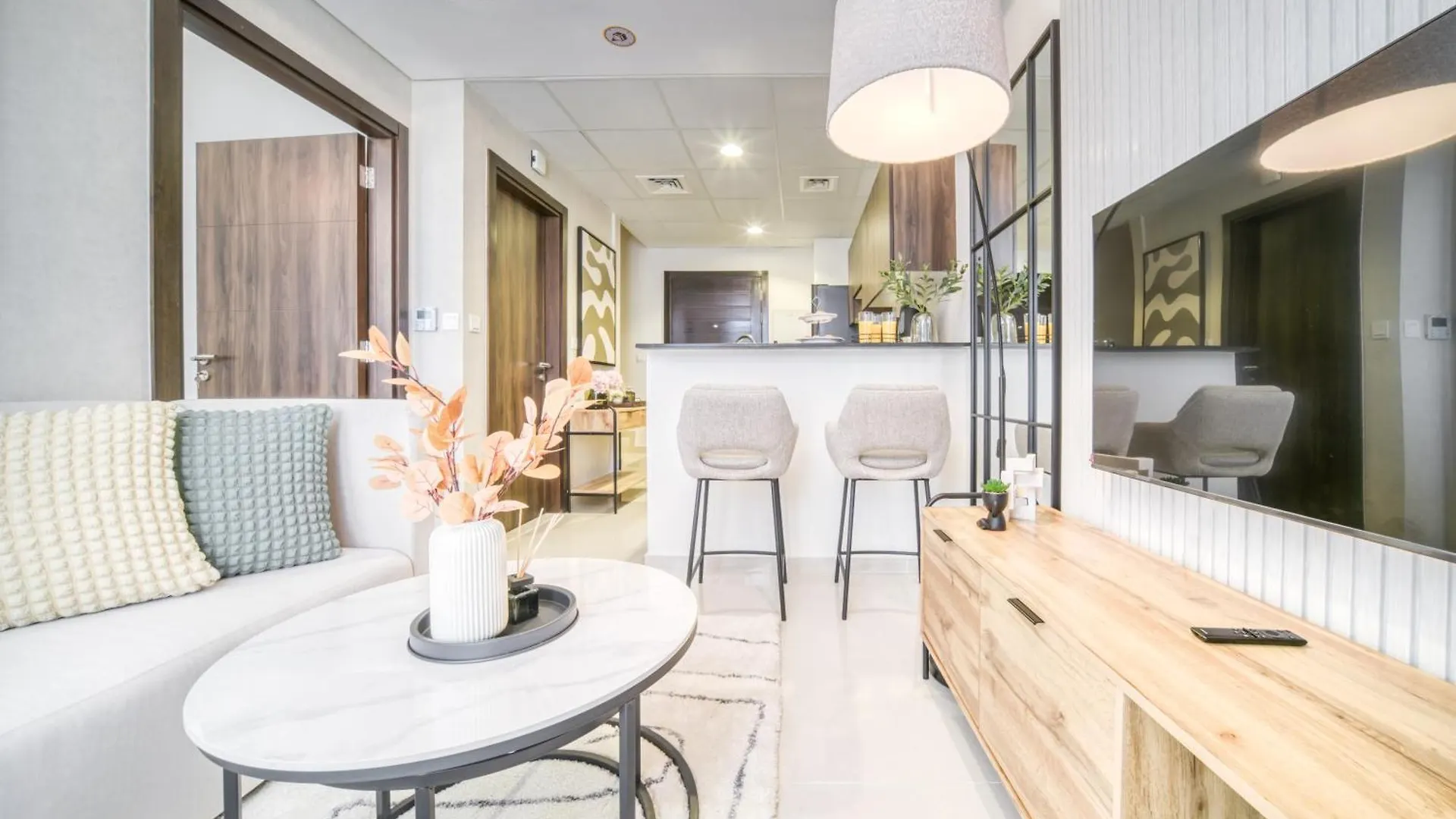 Autumn Serenity Manor: Luxury 3 Bedroom Townhouse Ντουμπάι 0*,  Ηνωμένα Αραβικά Εμιράτα