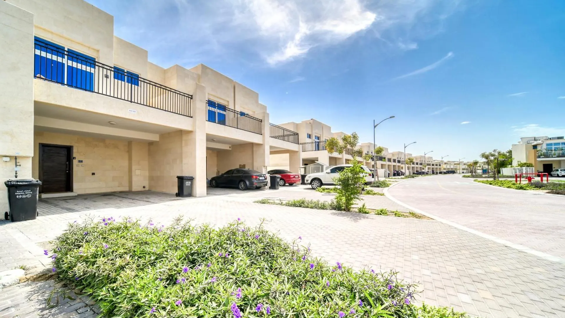 Autumn Serenity Manor: Luxury 3 Bedroom Townhouse Ντουμπάι 0*,